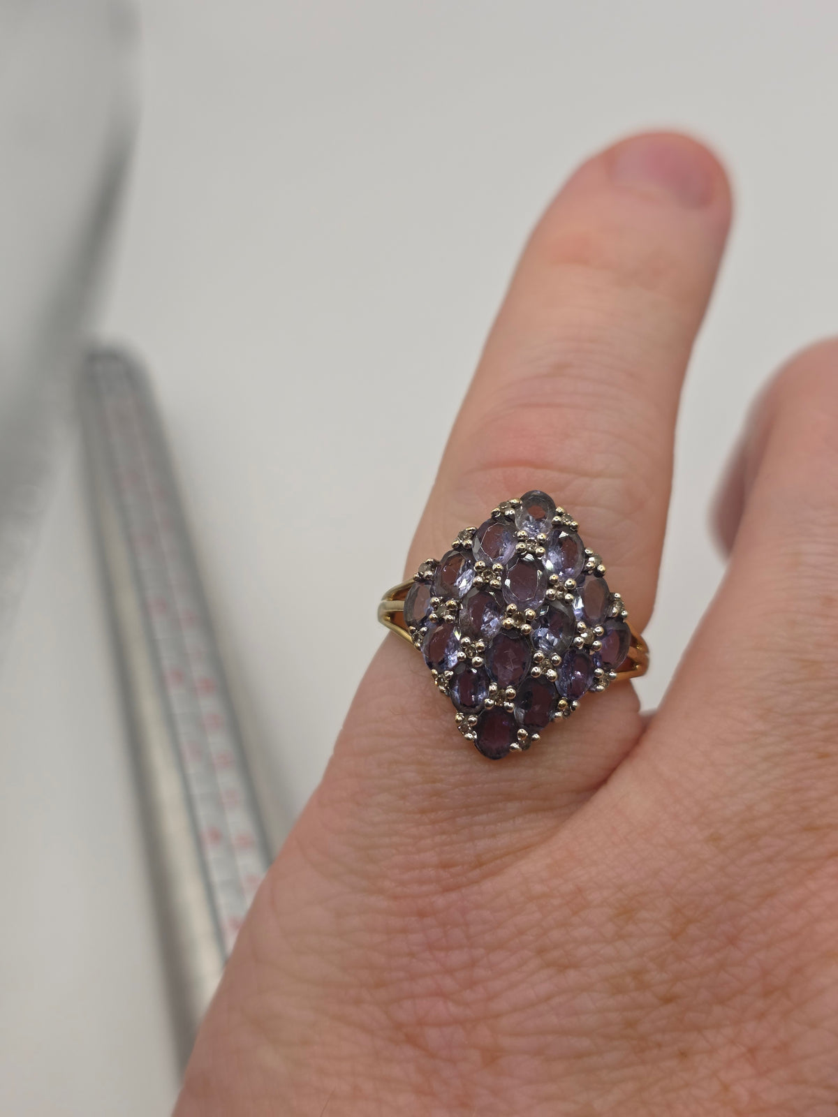 9ct gold tanzanite and diamond ring