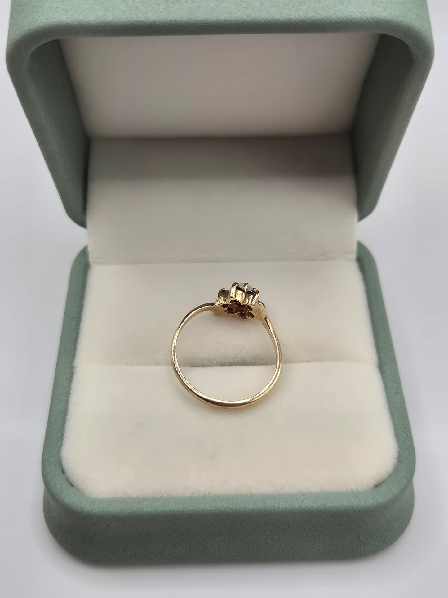 9ct gold sapphire and opal ring