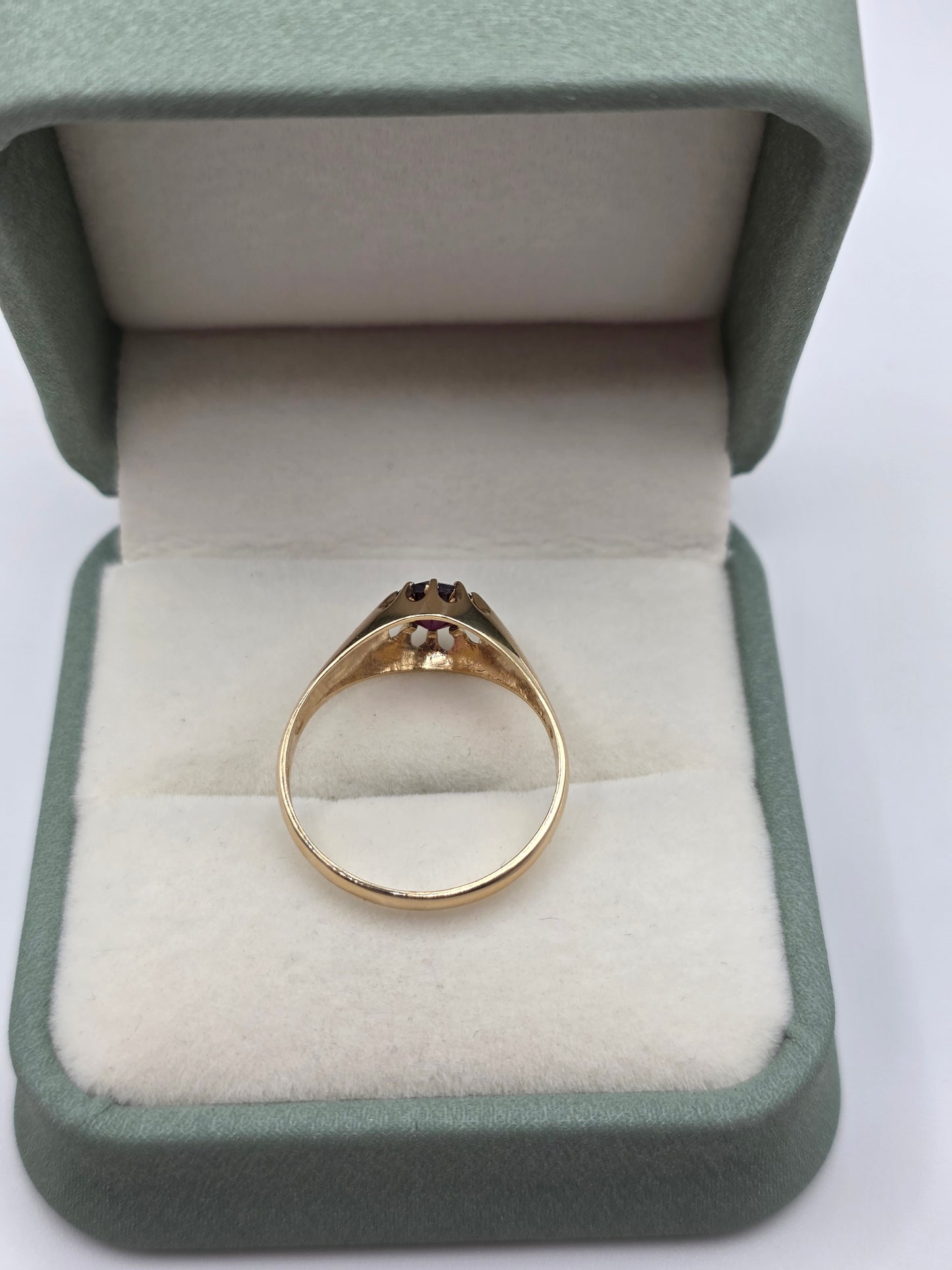 9ct gold garnet gypsy ring