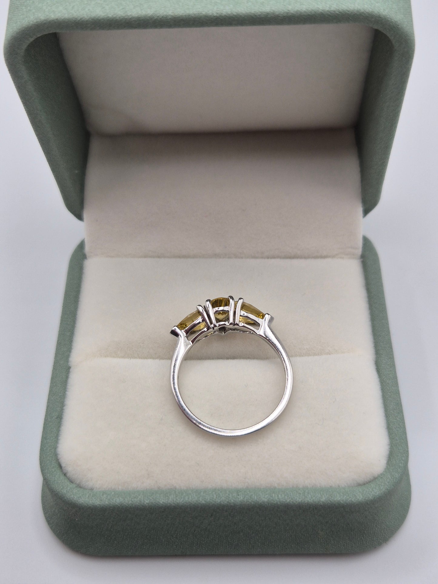 9ct white gold citrine ring