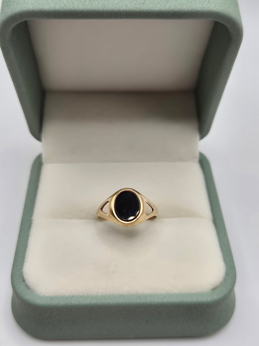 9ct gold onyx ring