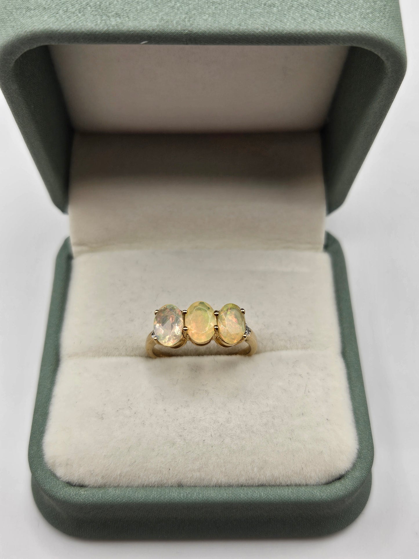 9ct gold opal and diamond ring