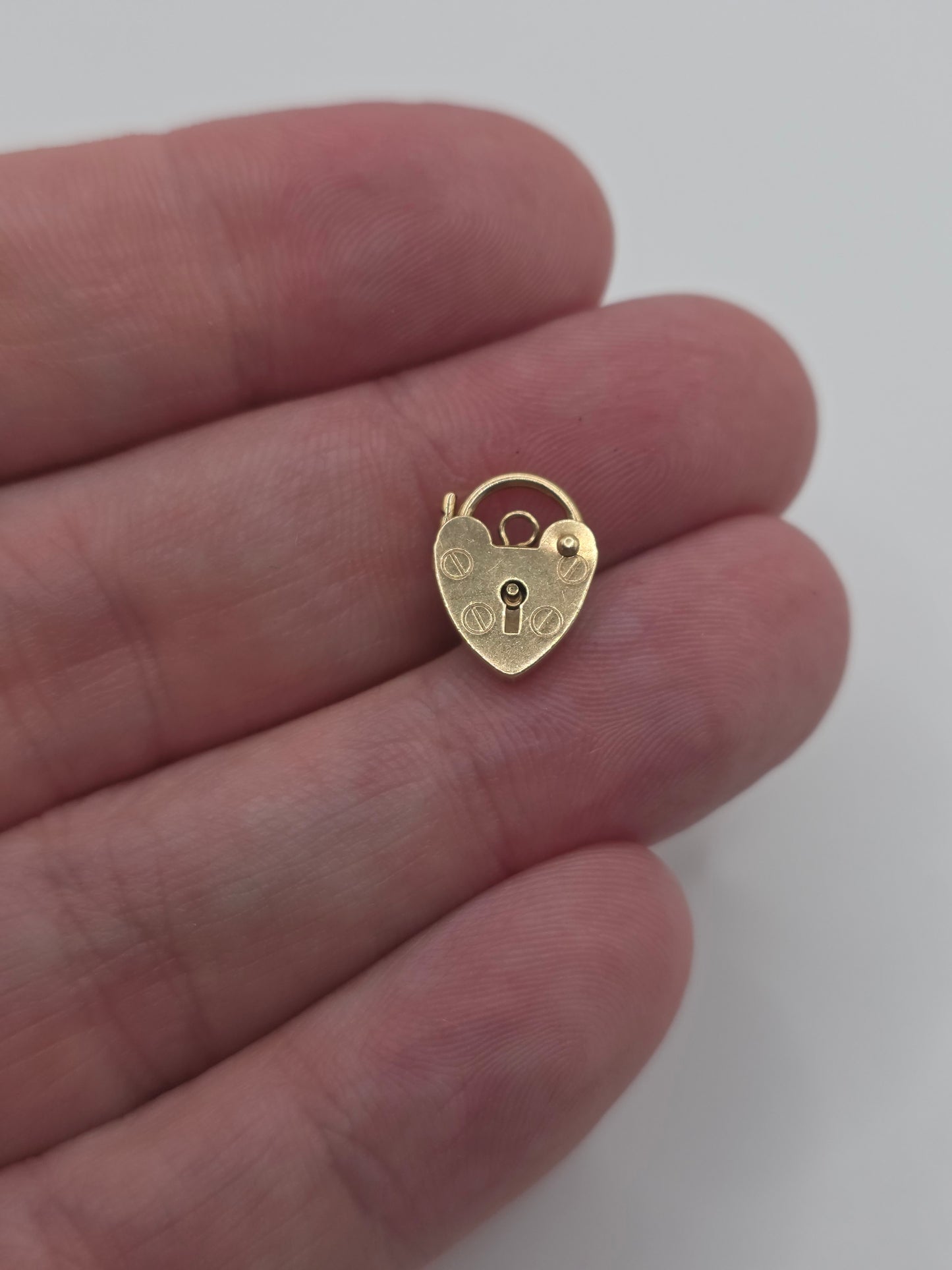 9ct gold padlock 10