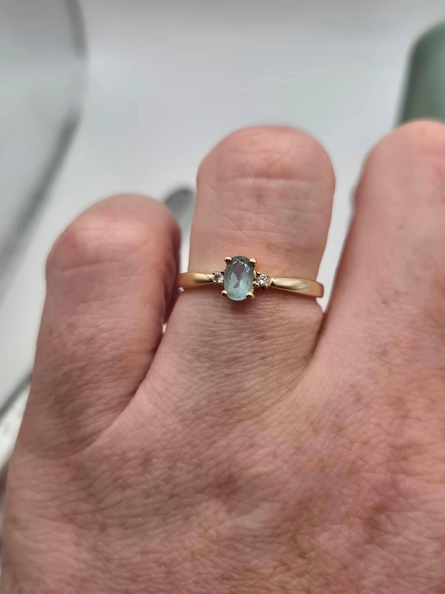 9ct gold aquamarine and diamond ring