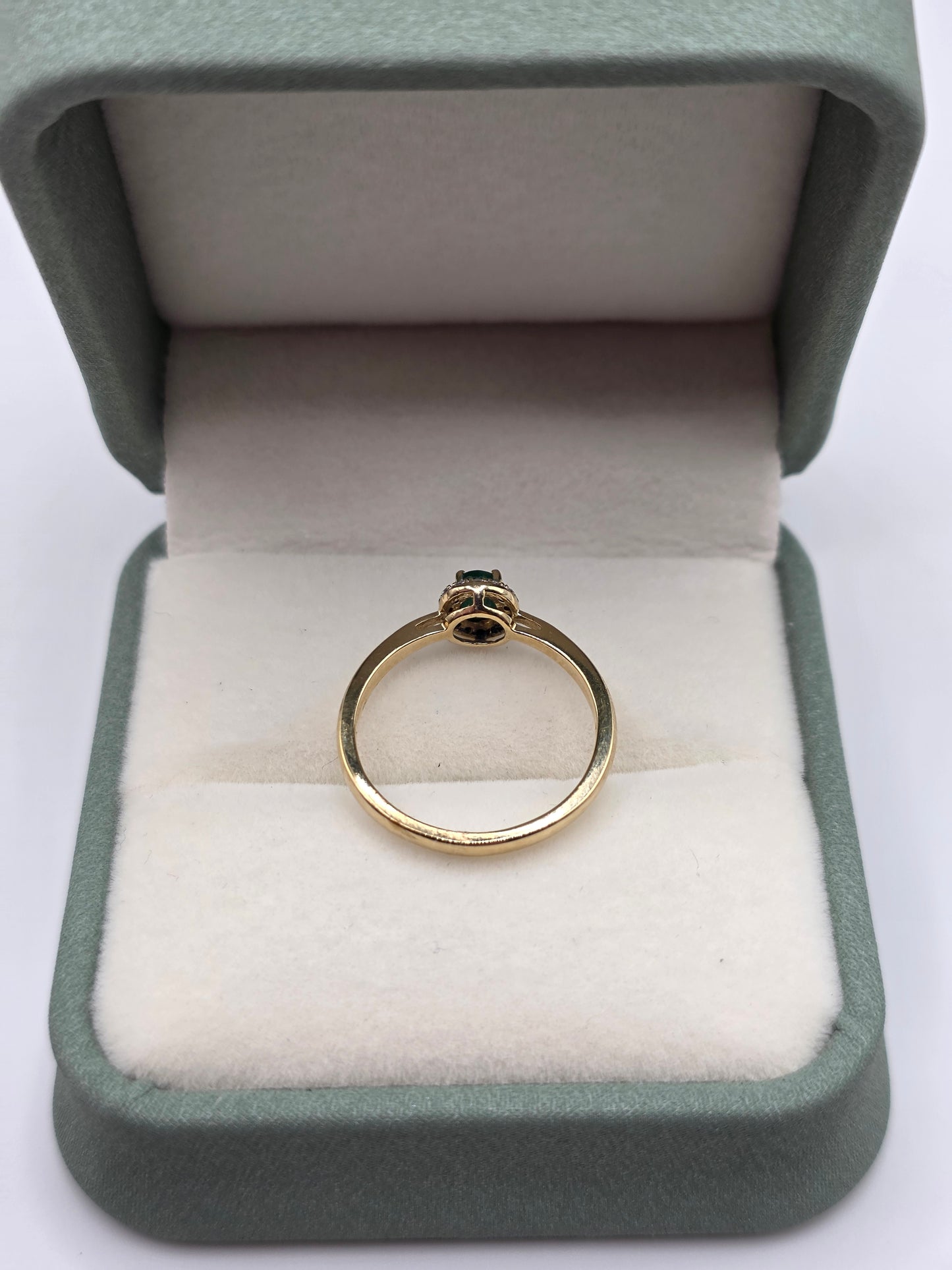 9ct gold emerald and diamond ring