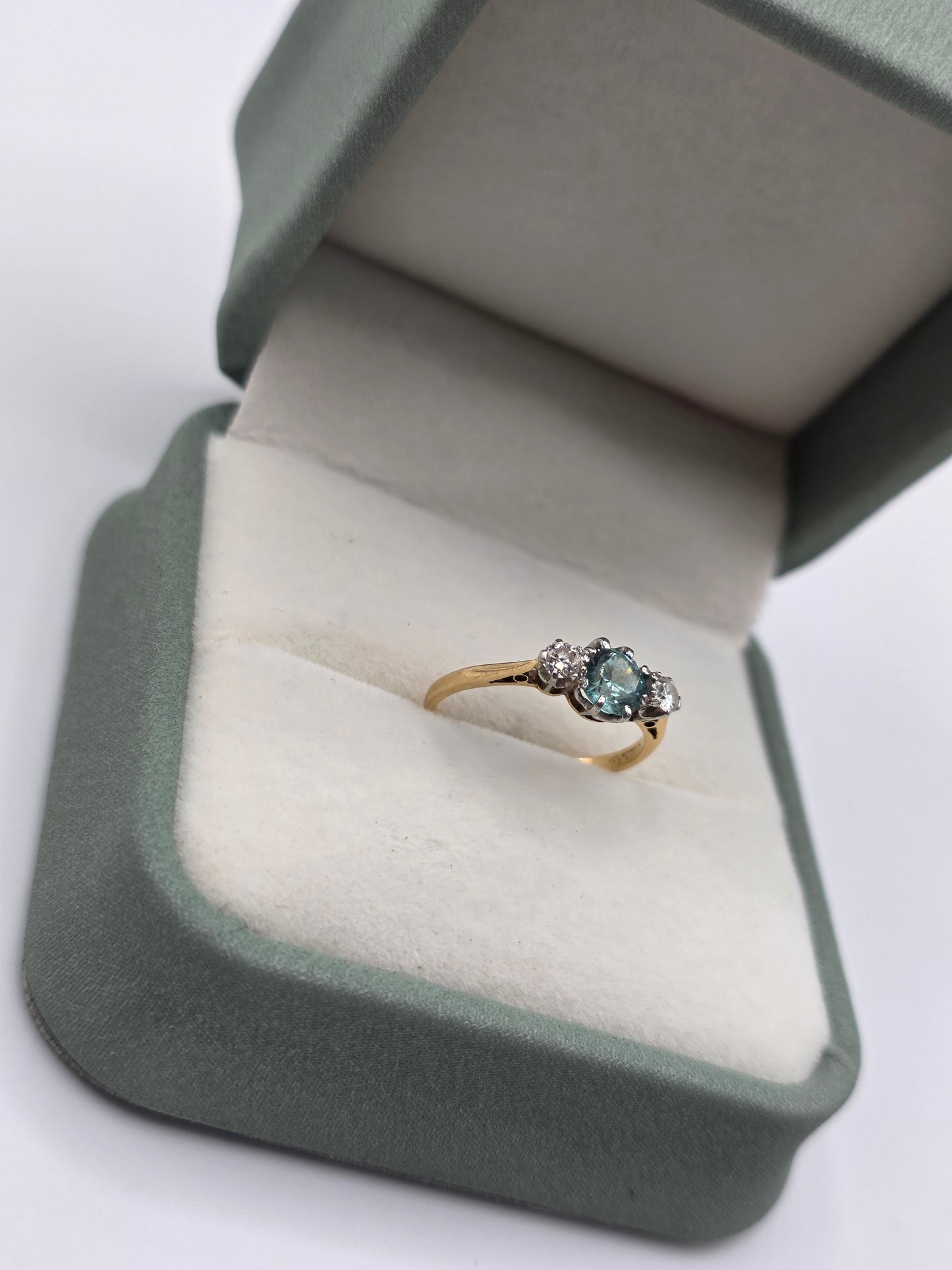 18ct gold and platinum topaz and diamond ring