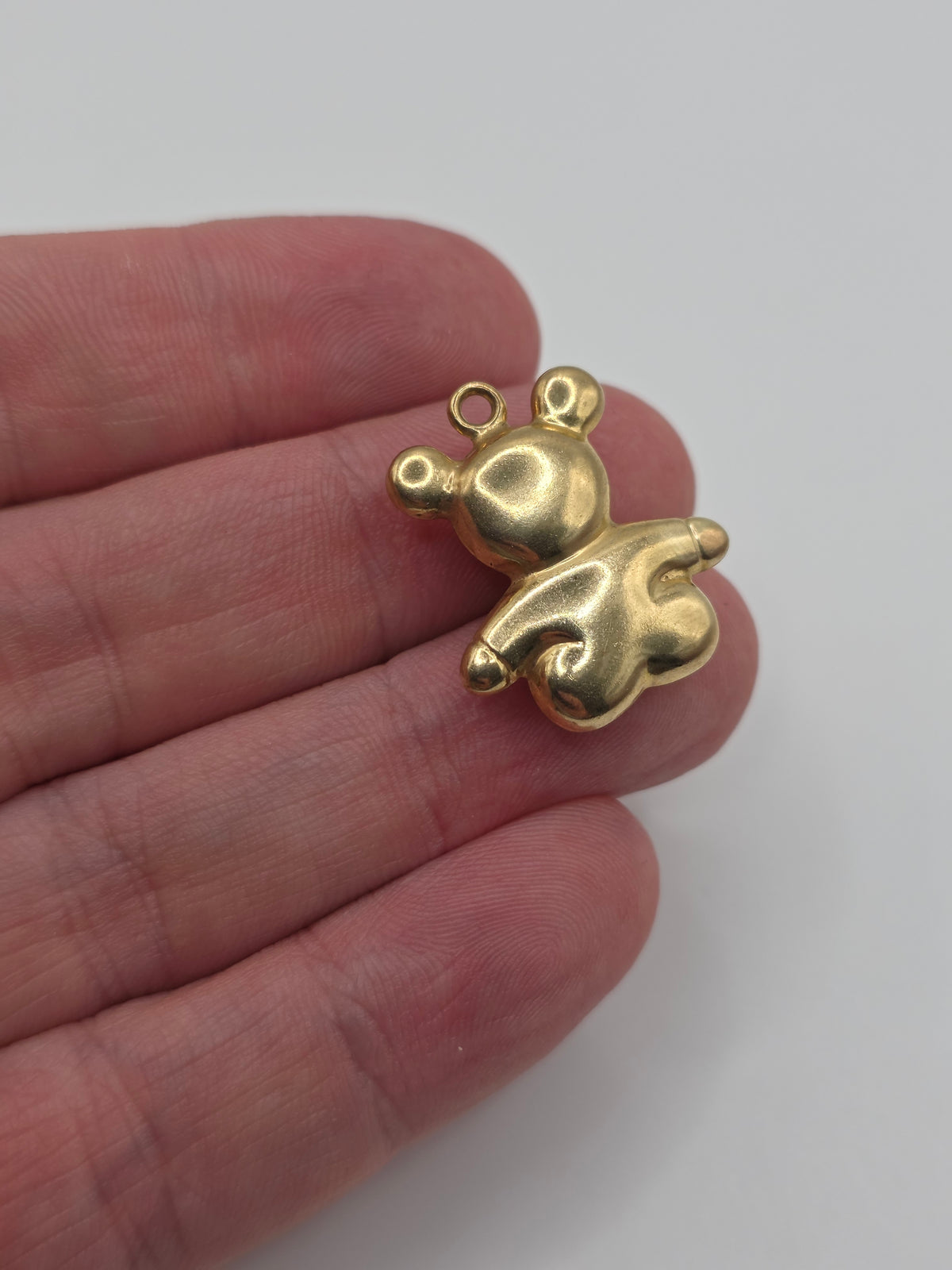 9ct gold bear pendant