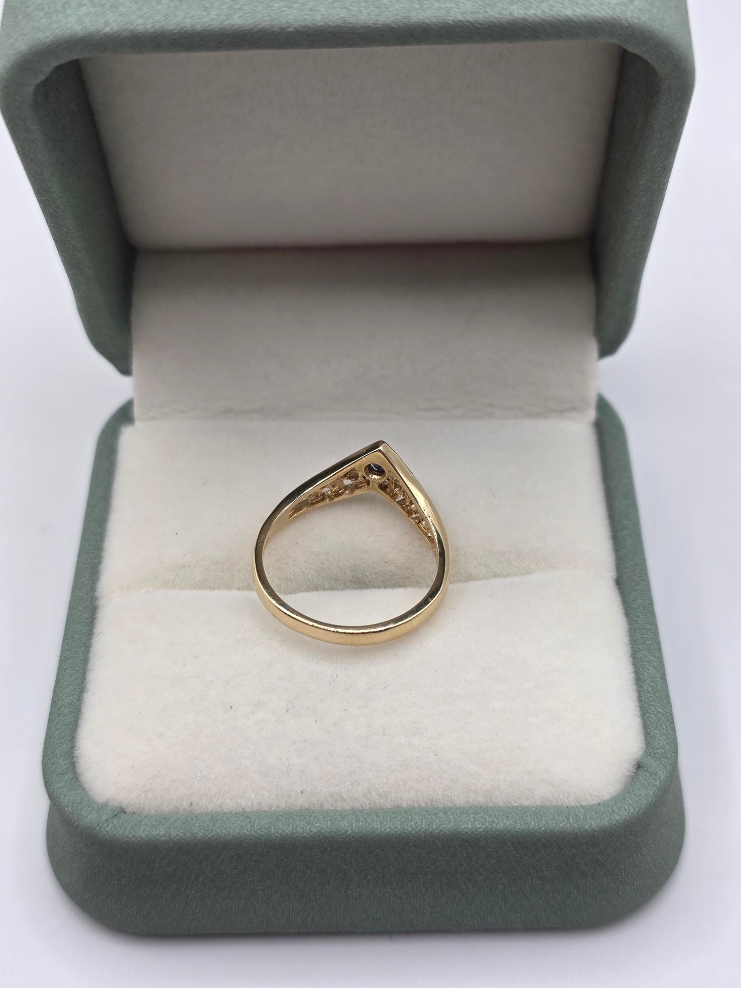 9ct gold sapphire wishbone ring