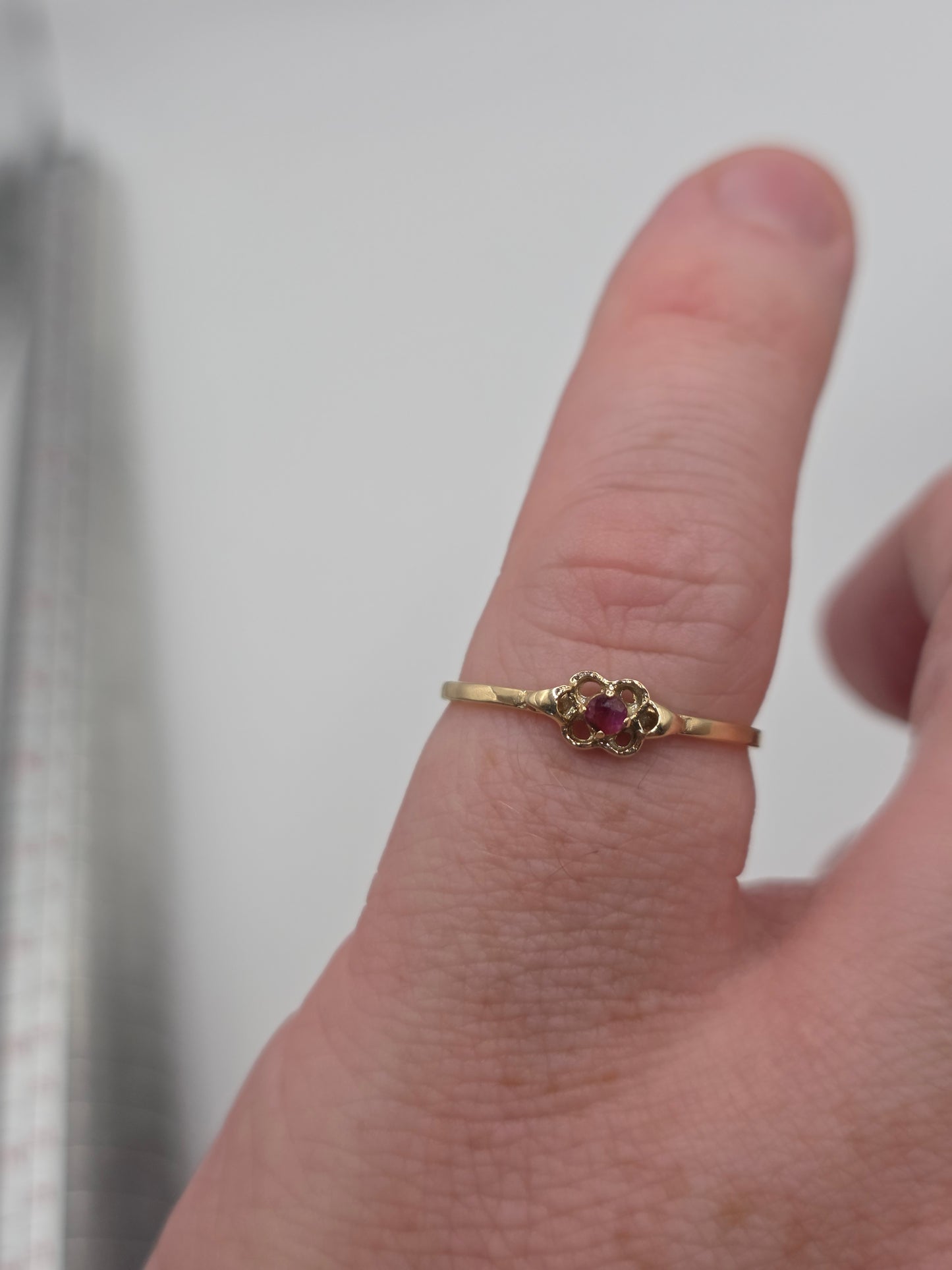 9ct gold ruby ring