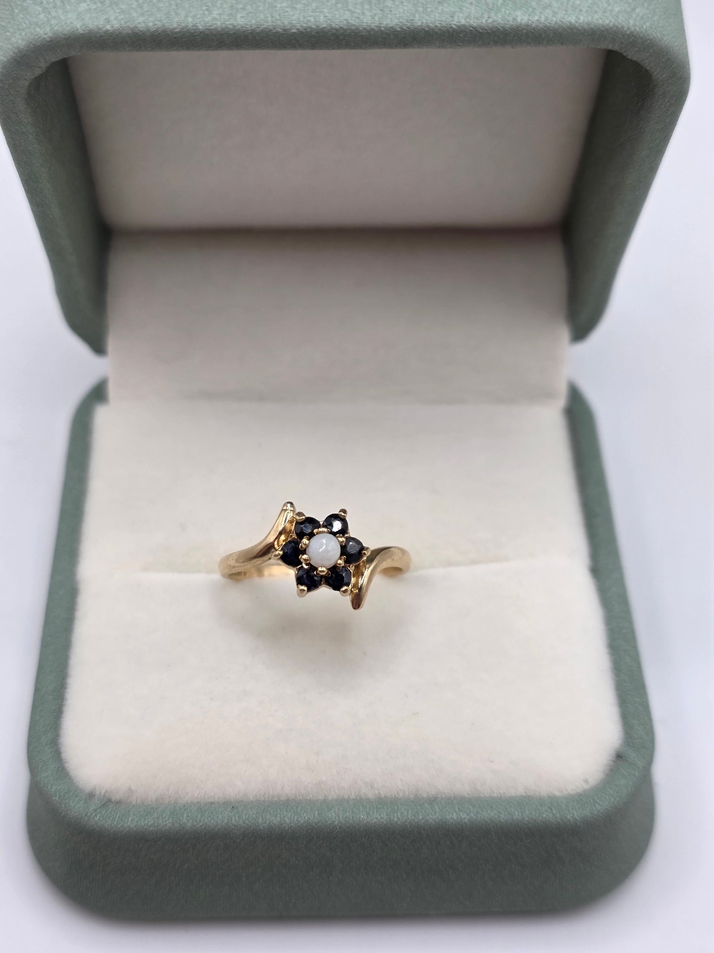 9ct gold opal and sapphire ring