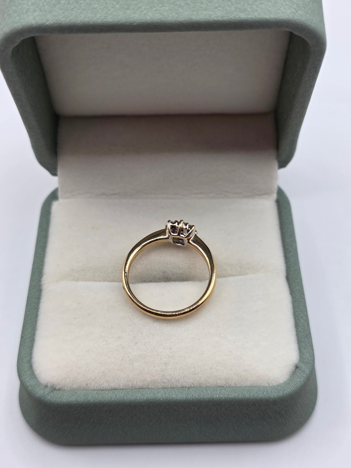 9ct gold diamond cluster ring