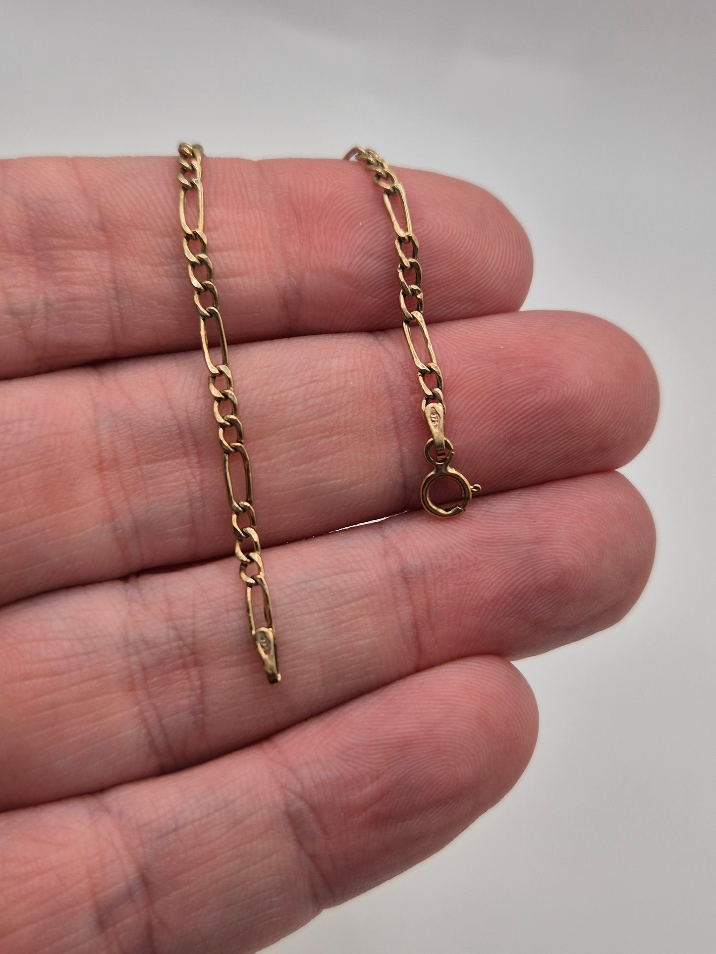 9ct gold figaro bracelet