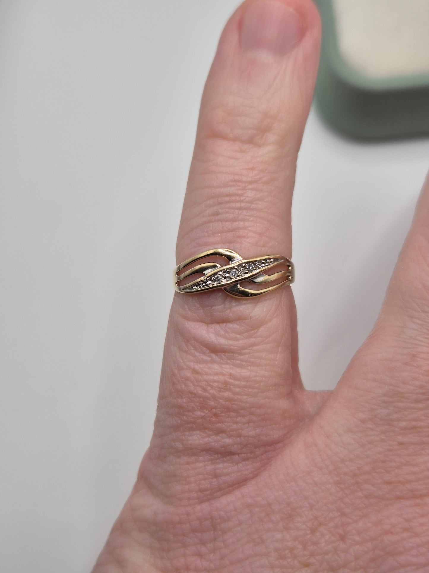 9ct gold diamond ring