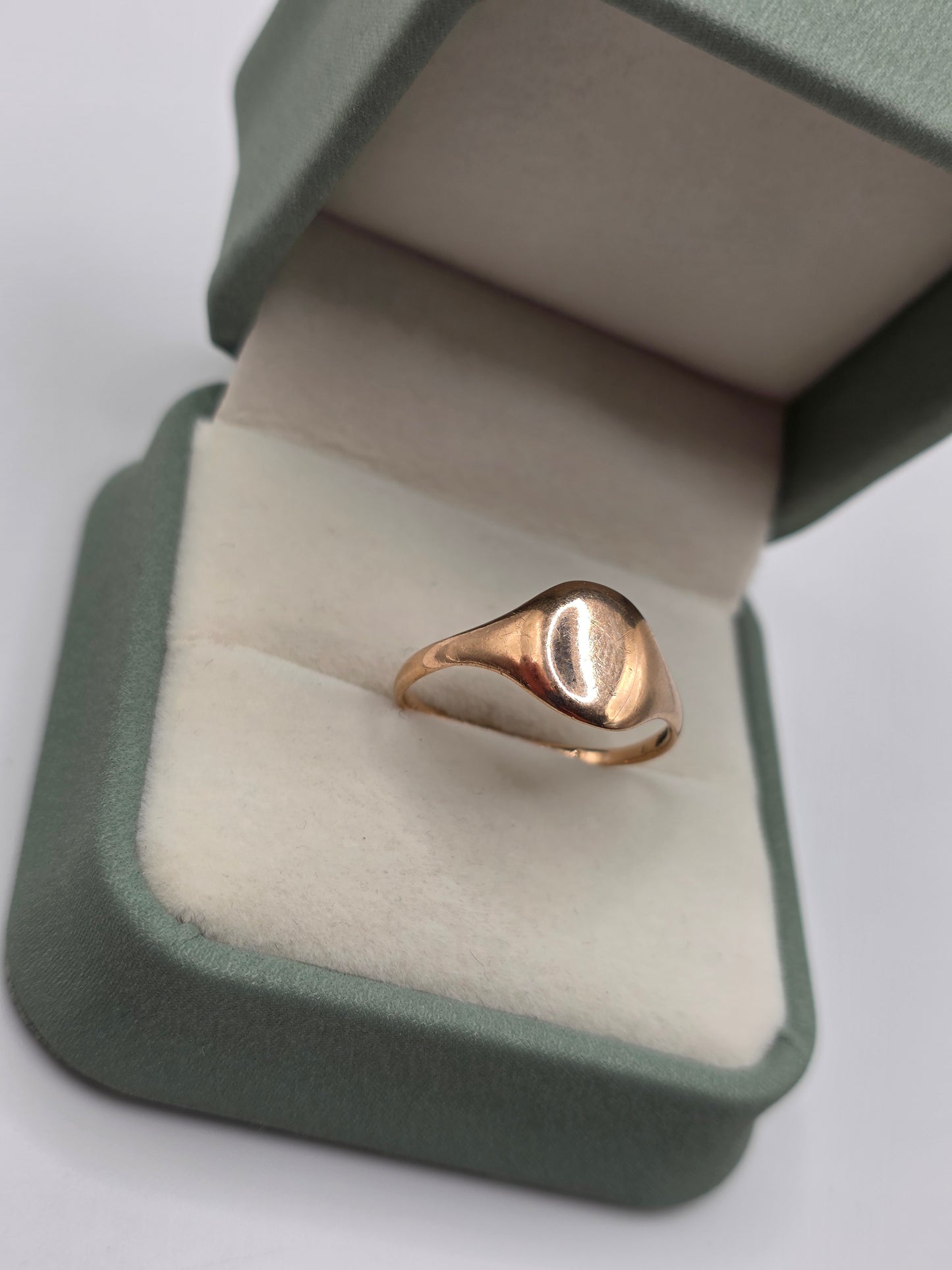 Vintage 9ct rose gold signet ring