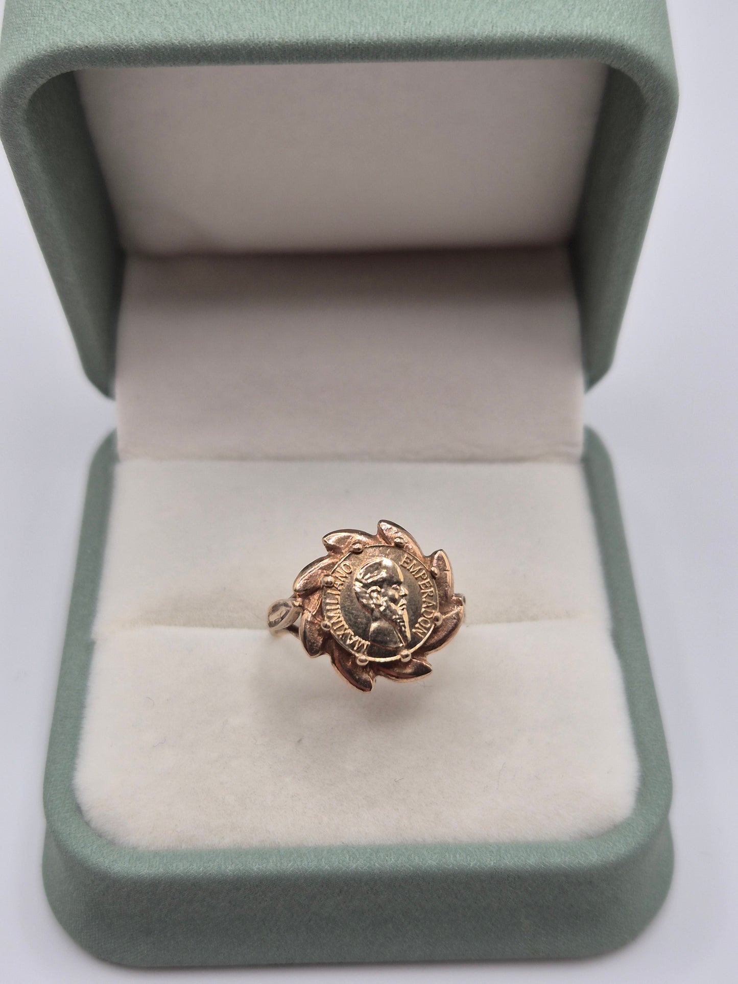 9ct gold maximiliano emperadon  ring