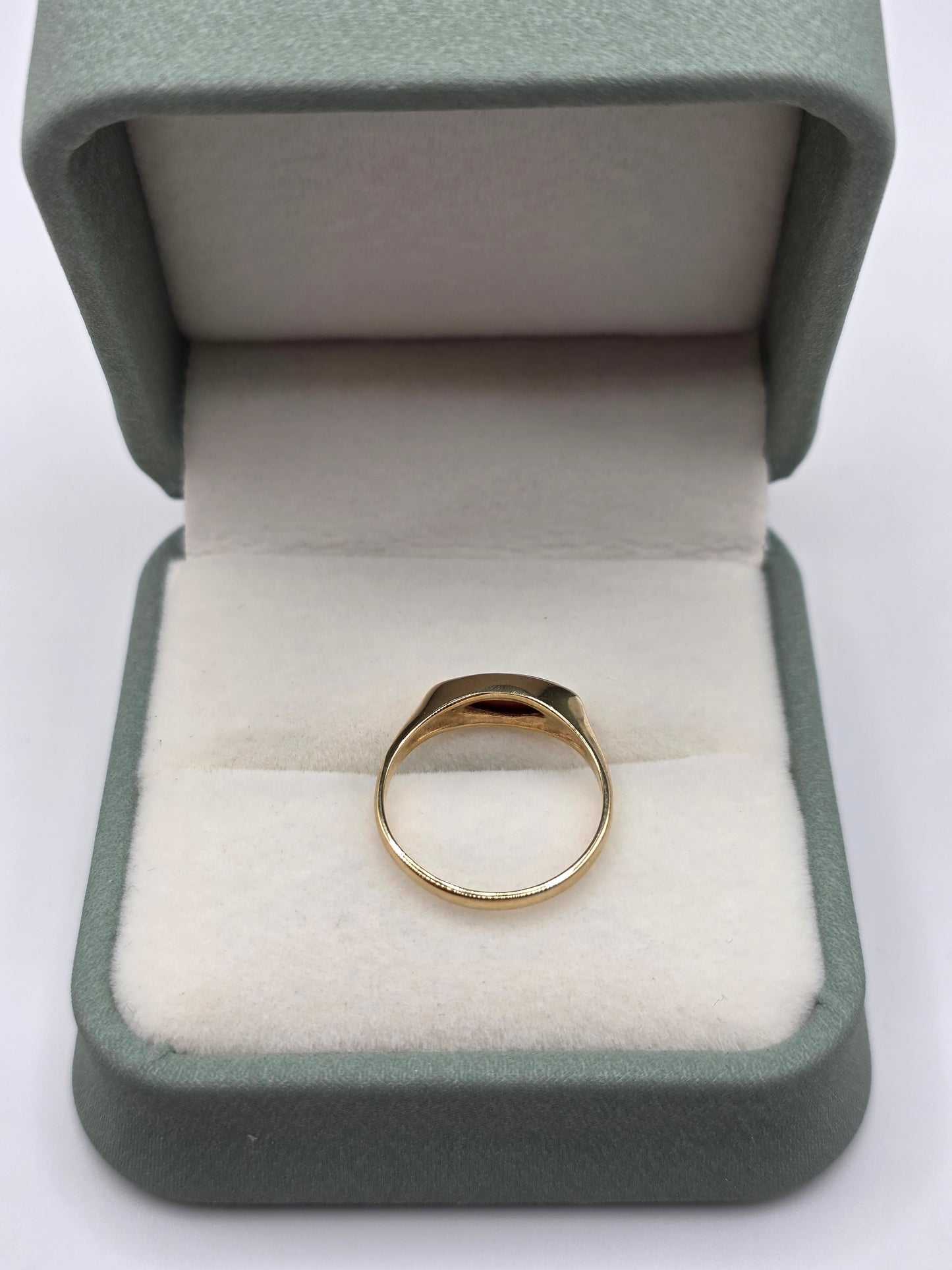 9ct gold carnelian signet ring