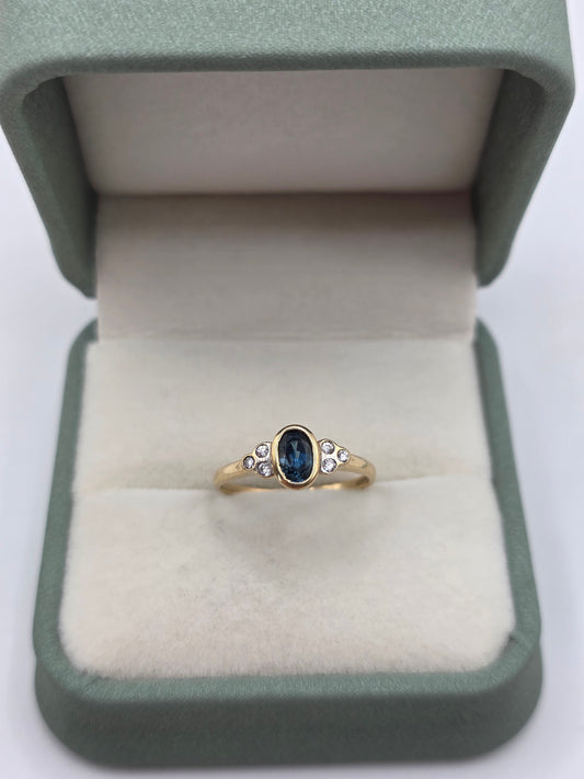 9ct gold topaz and zircon ring