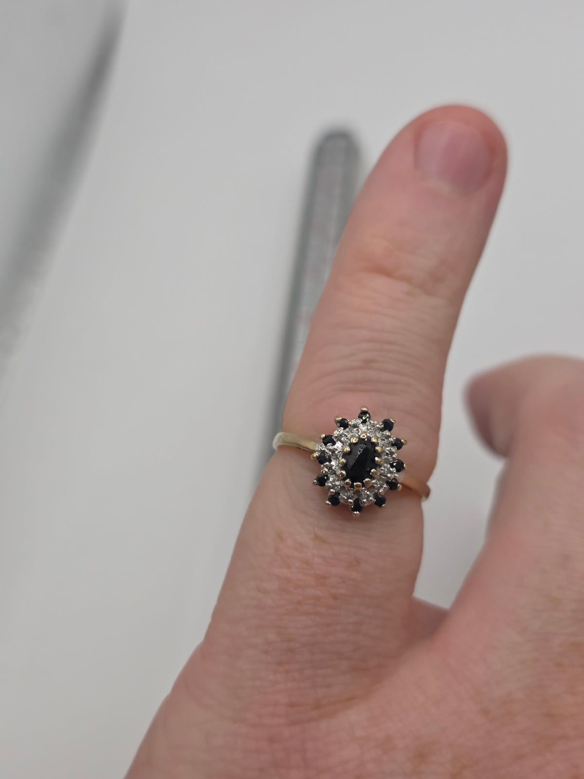 9ct gold sapphire and diamond ring