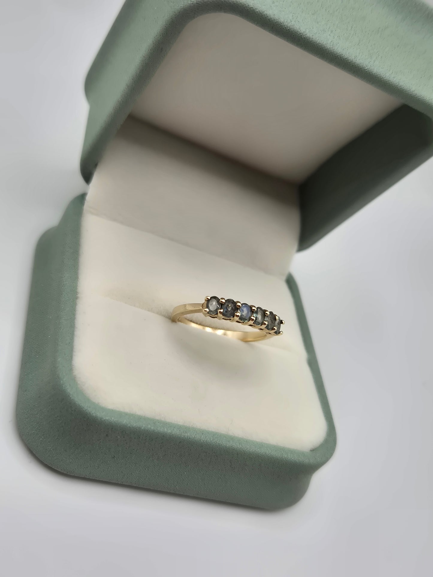 9ct gold alexandrite ring