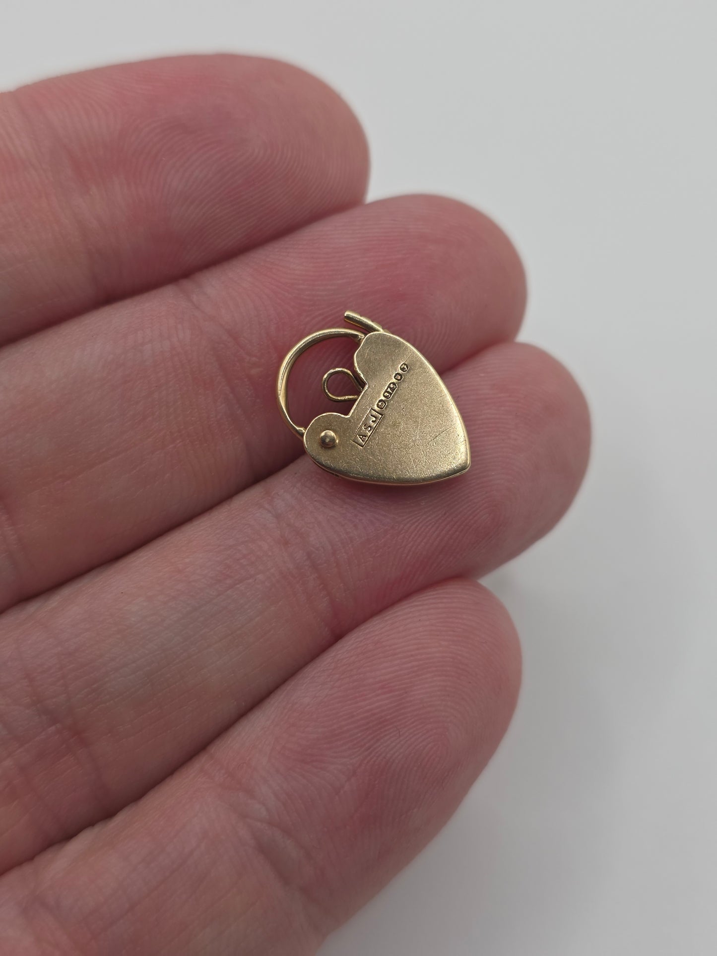 9ct gold padlock 12