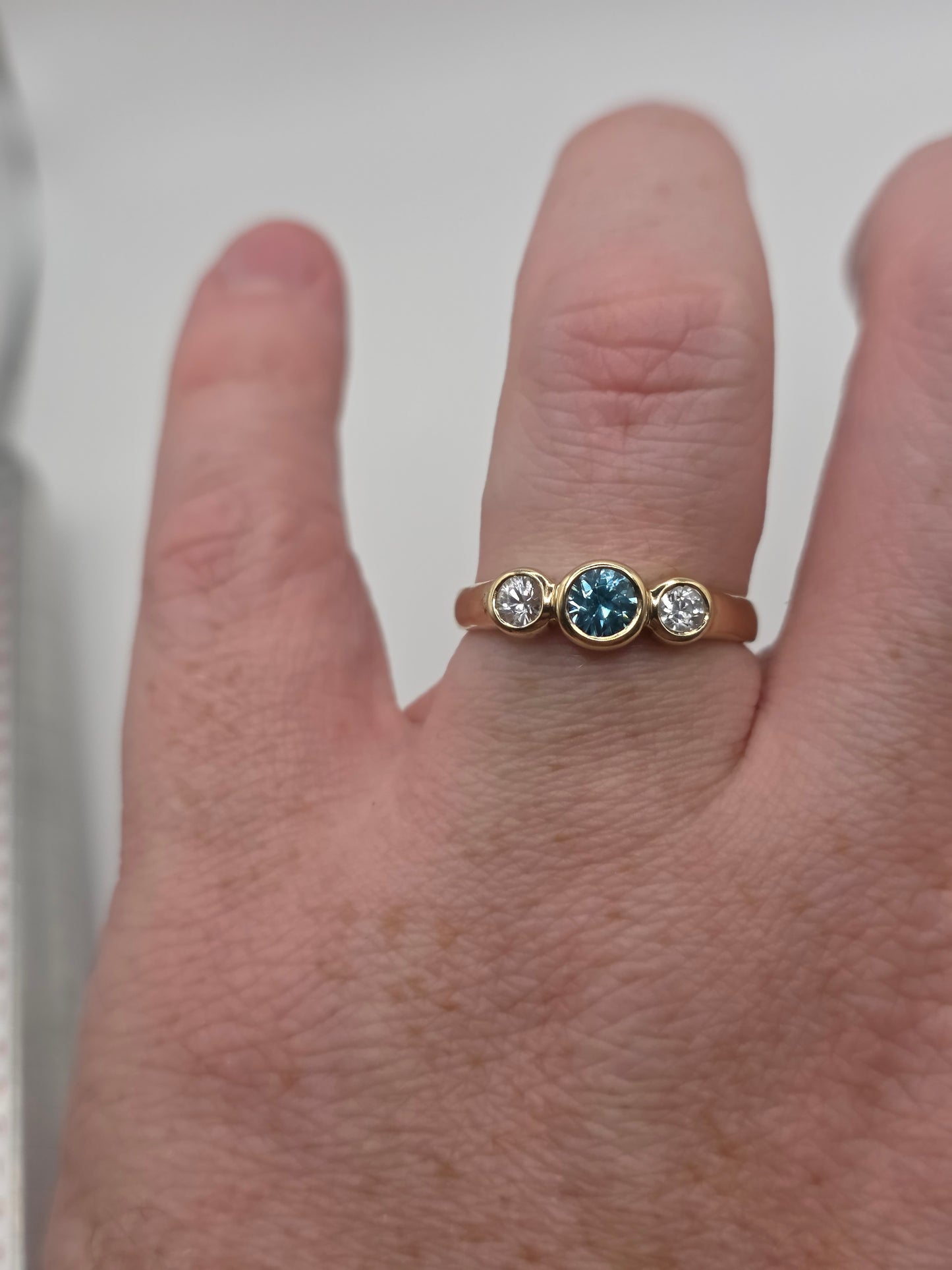9ct gold topaz ring