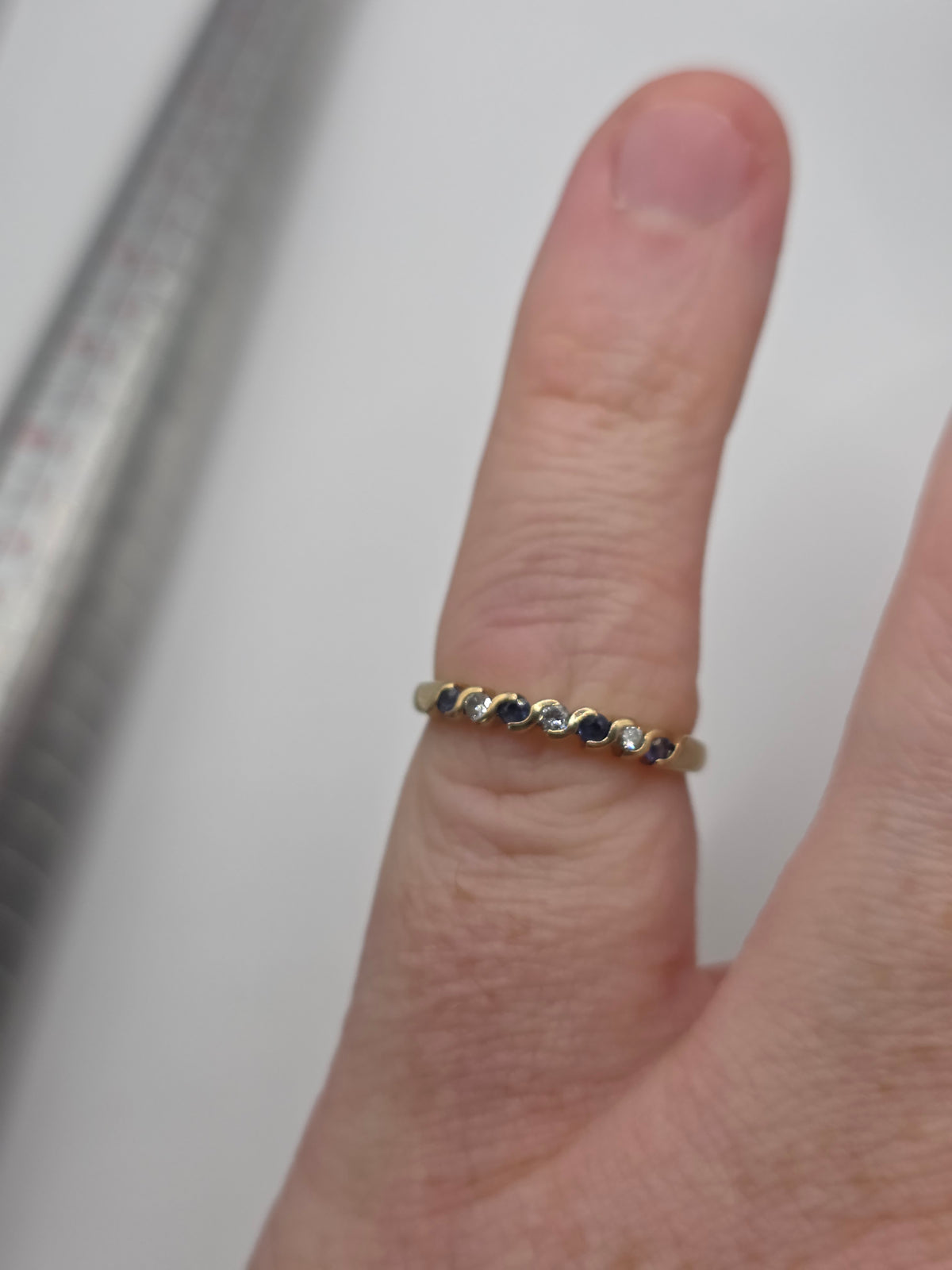 9ct gold sapphire and diamond ring