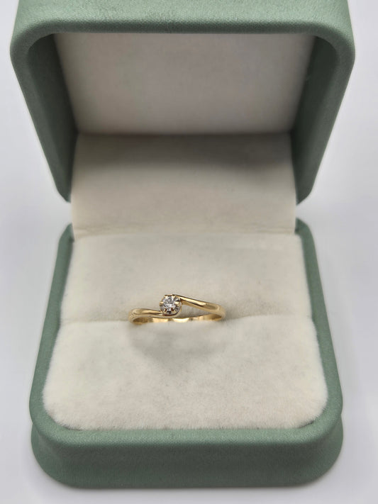 9ct gold diamond ring