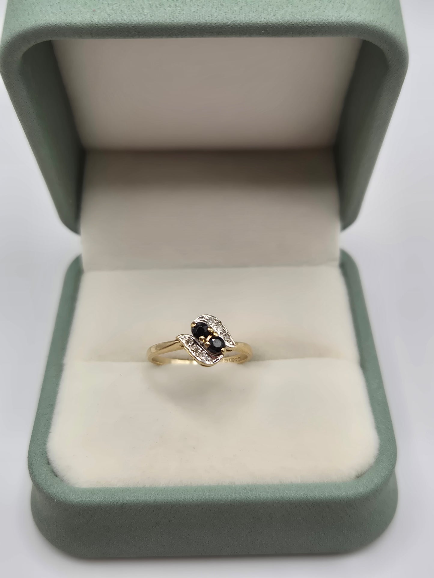 9ct gold sapphire and diamond ring
