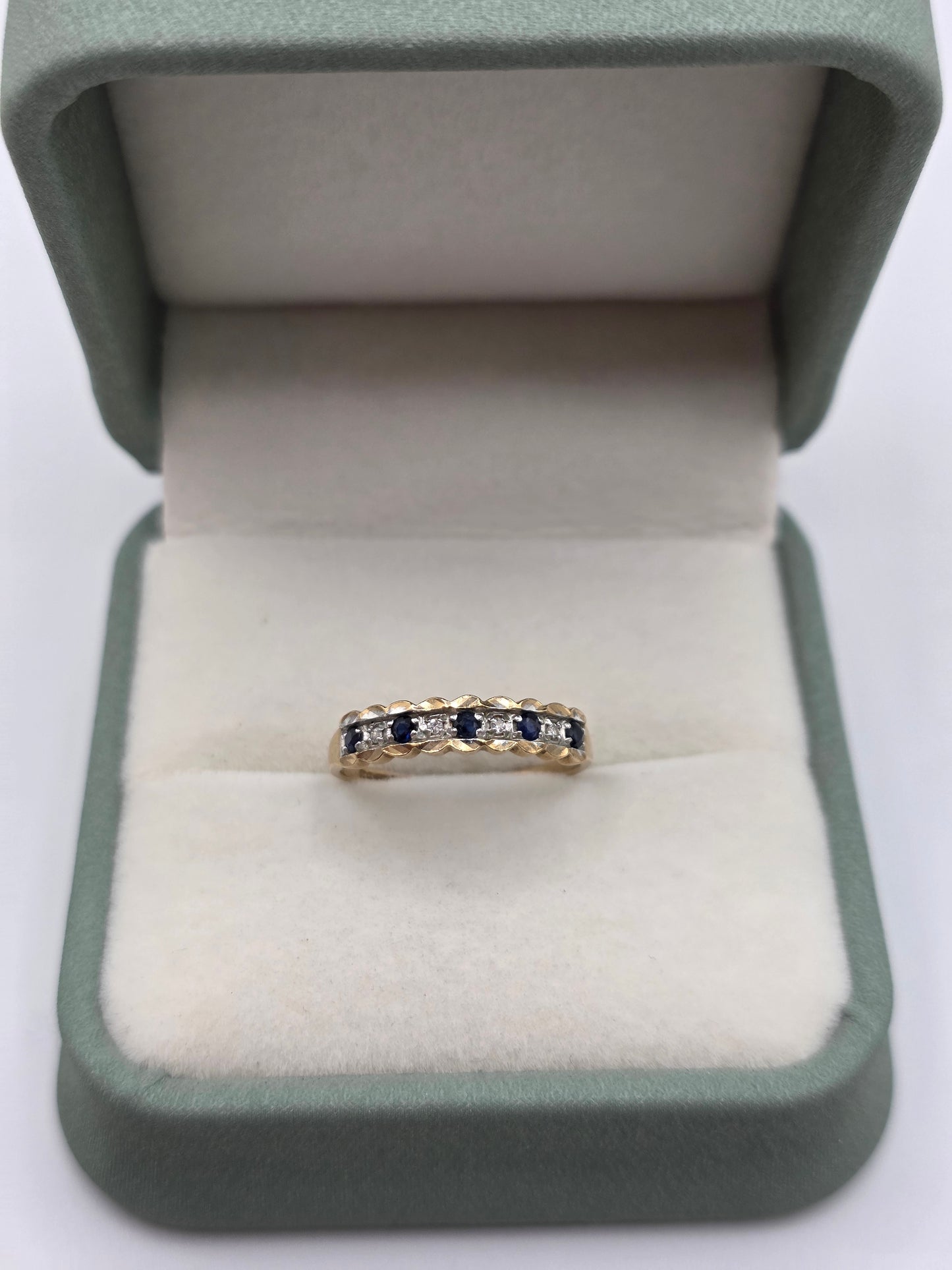 9ct gold sapphire and diamond ring