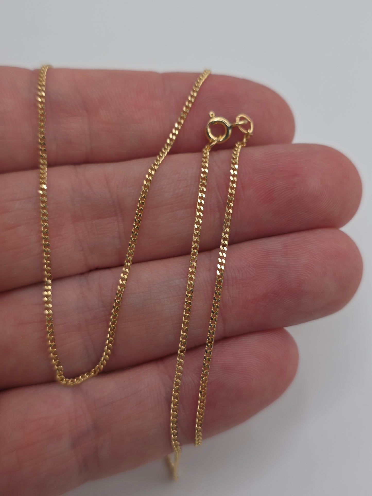 9ct gold curb chain (99)