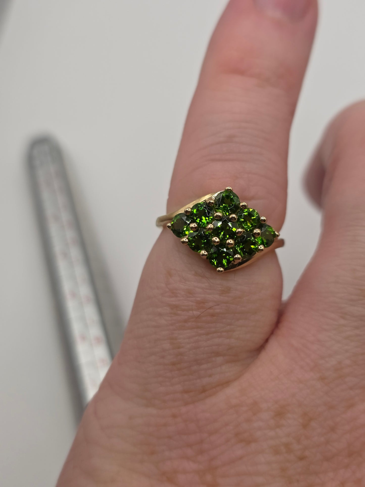 9ct gold green tourmaline ring