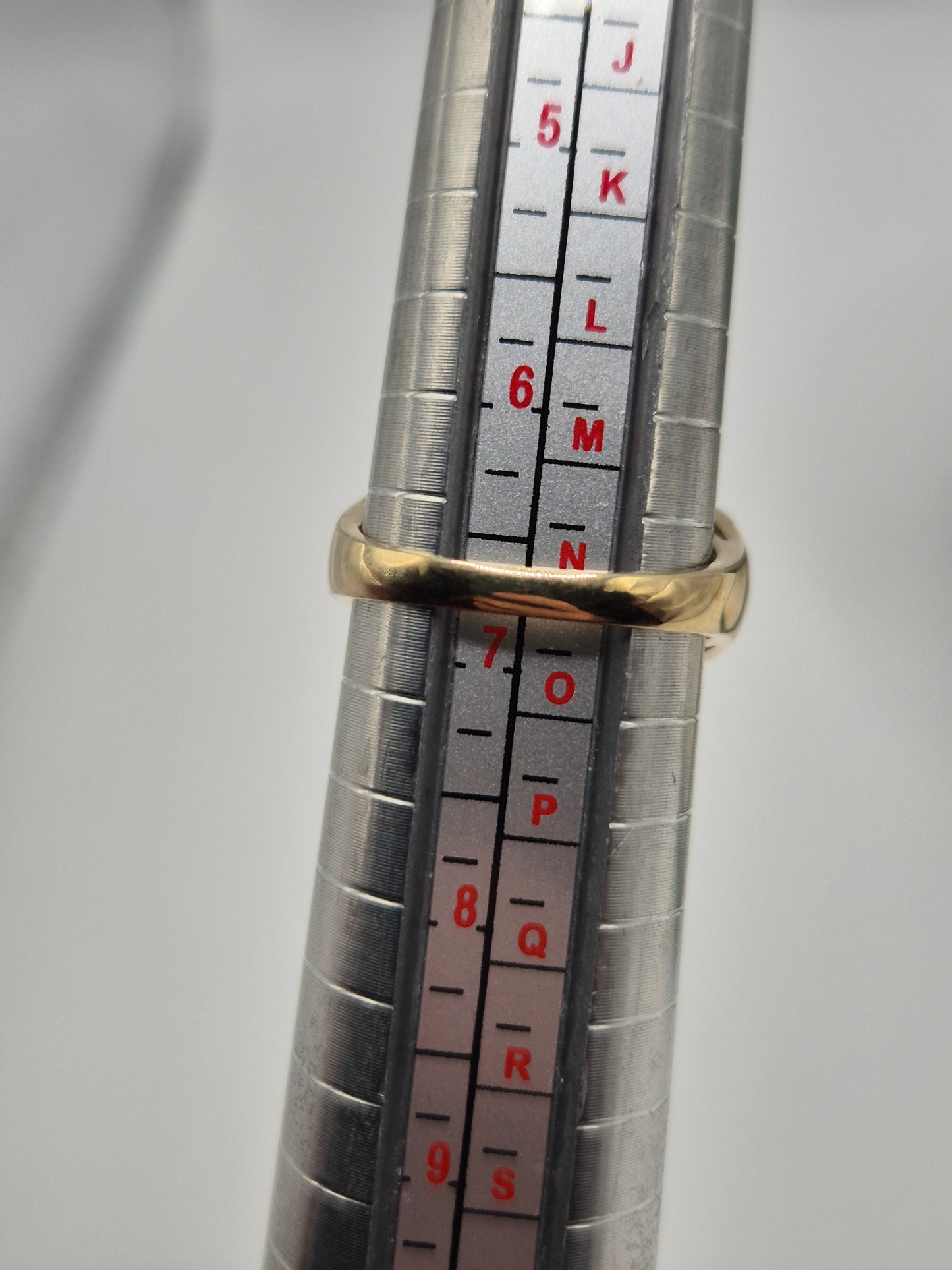 Heavy 9ct gold citrine and diamond ring