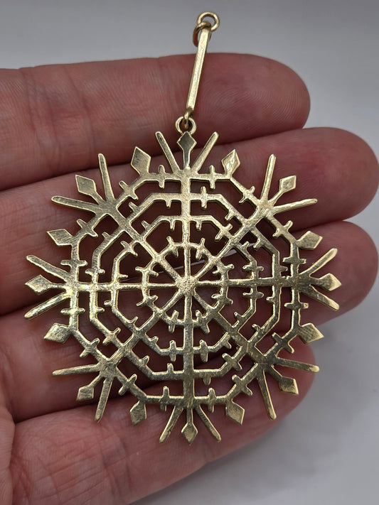 9ct gold snowflake pendant