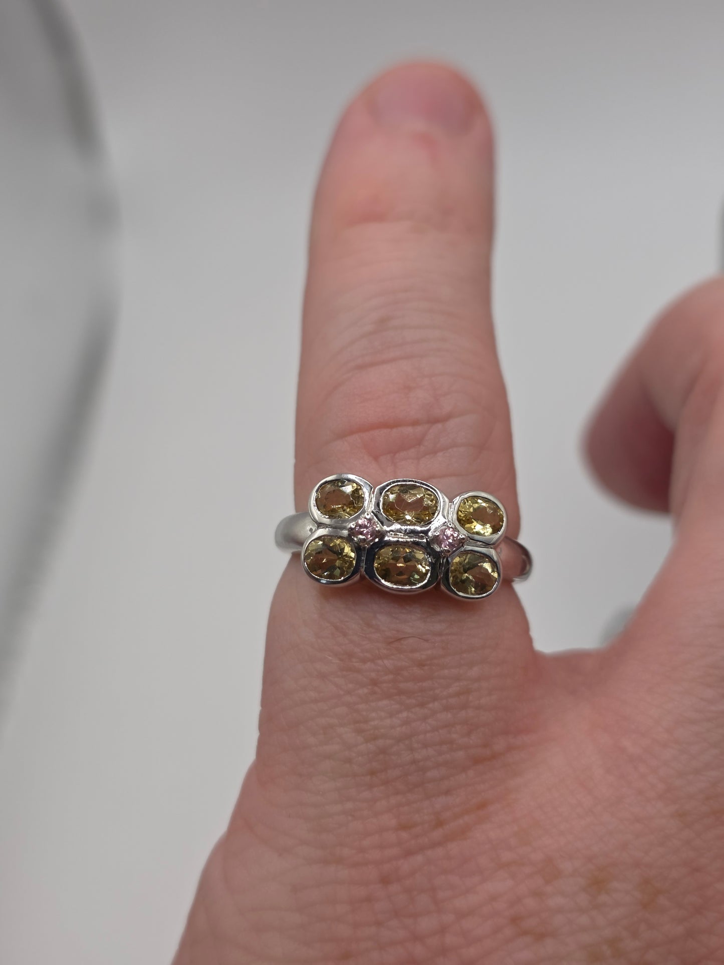 9ct white gold yellow beryl and tourmaline ring
