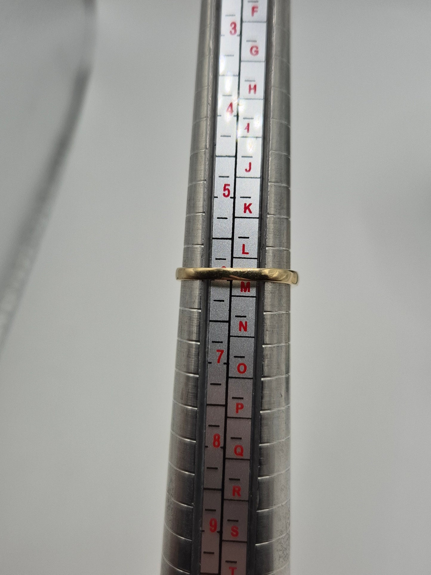 9ct gold aquamarine and diamond ring