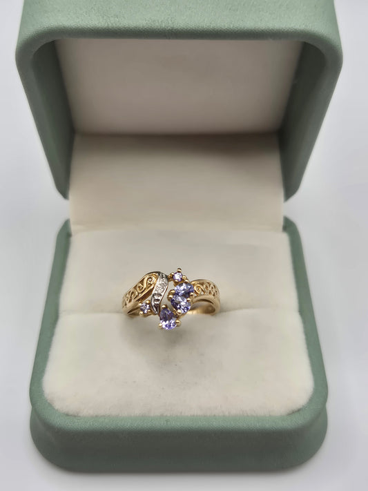 9ct gold tanzanite and diamond ring