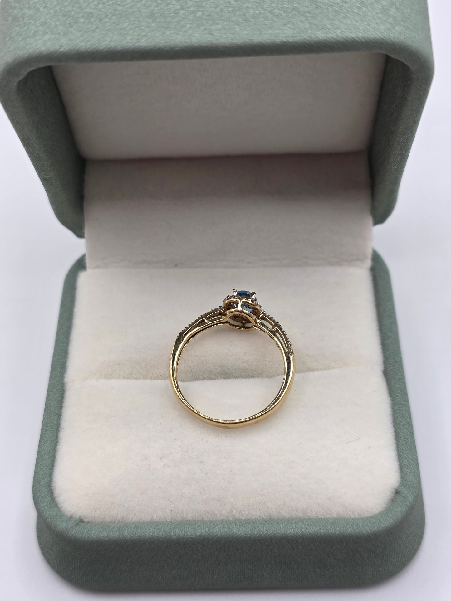 9ct gold topaz and diamond ring