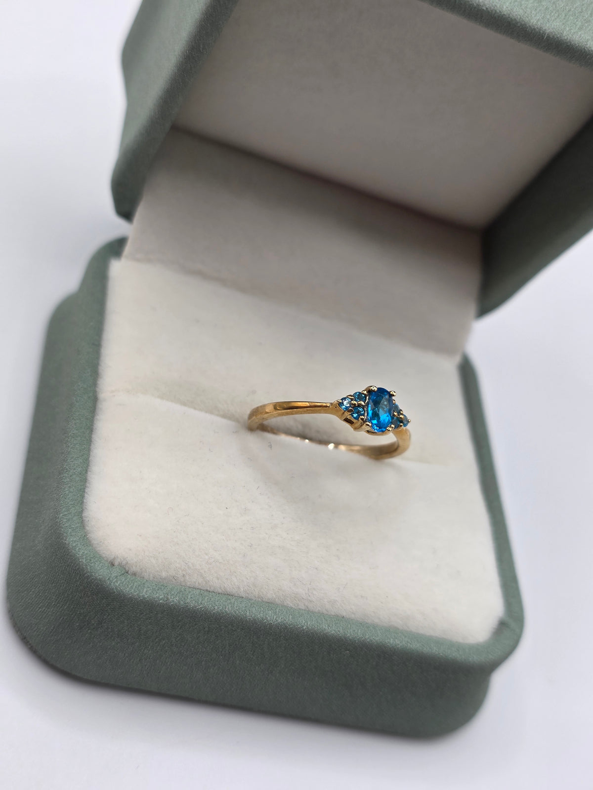 9ct gold apatite ring
