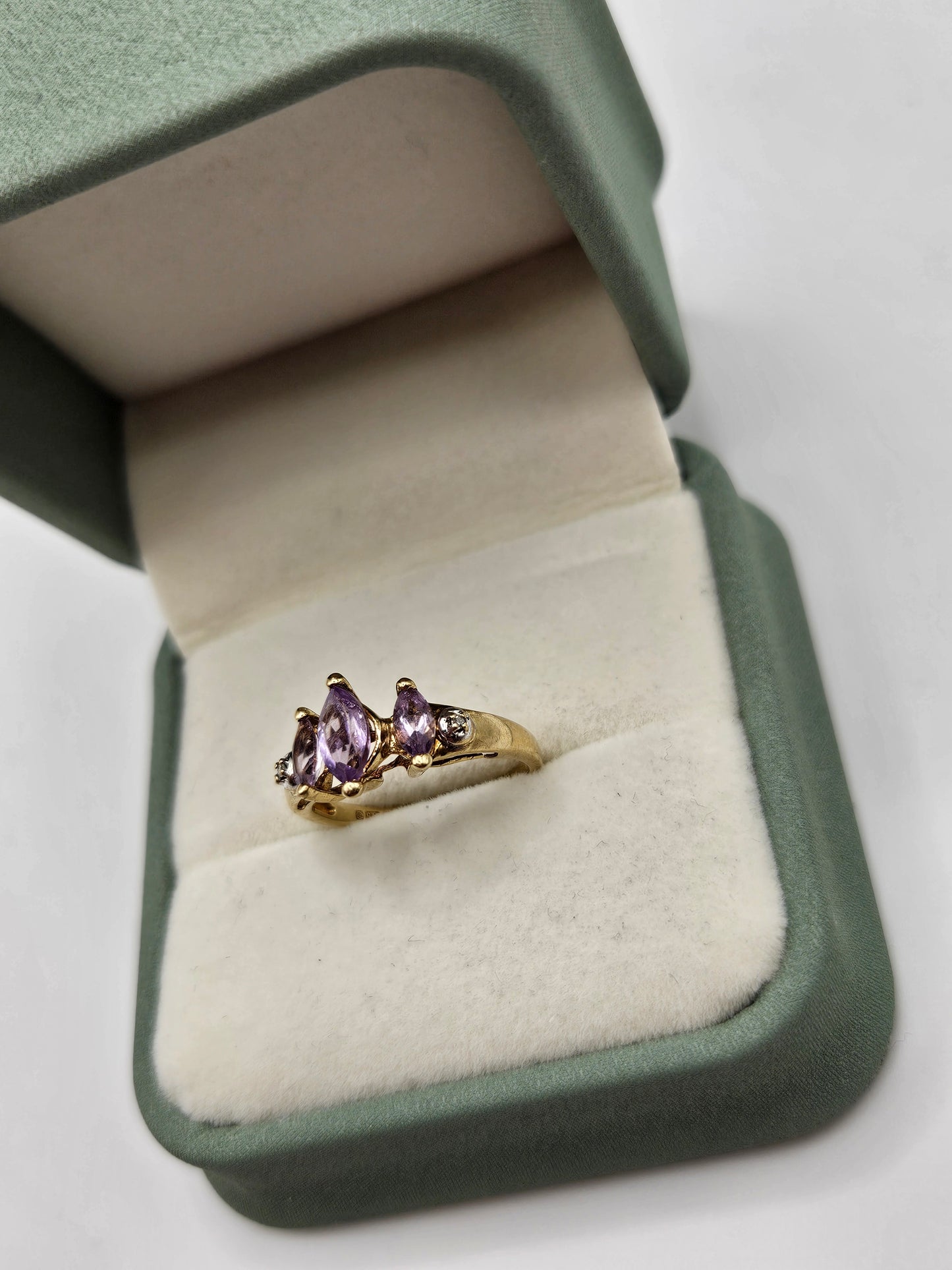 9ct gold amethyst and diamond ring