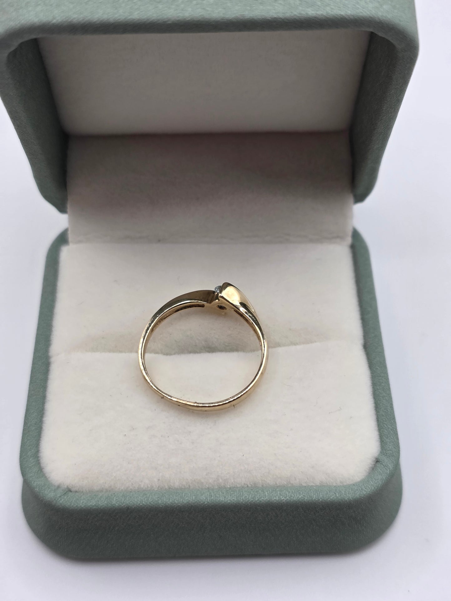 9ct gold topaz ring