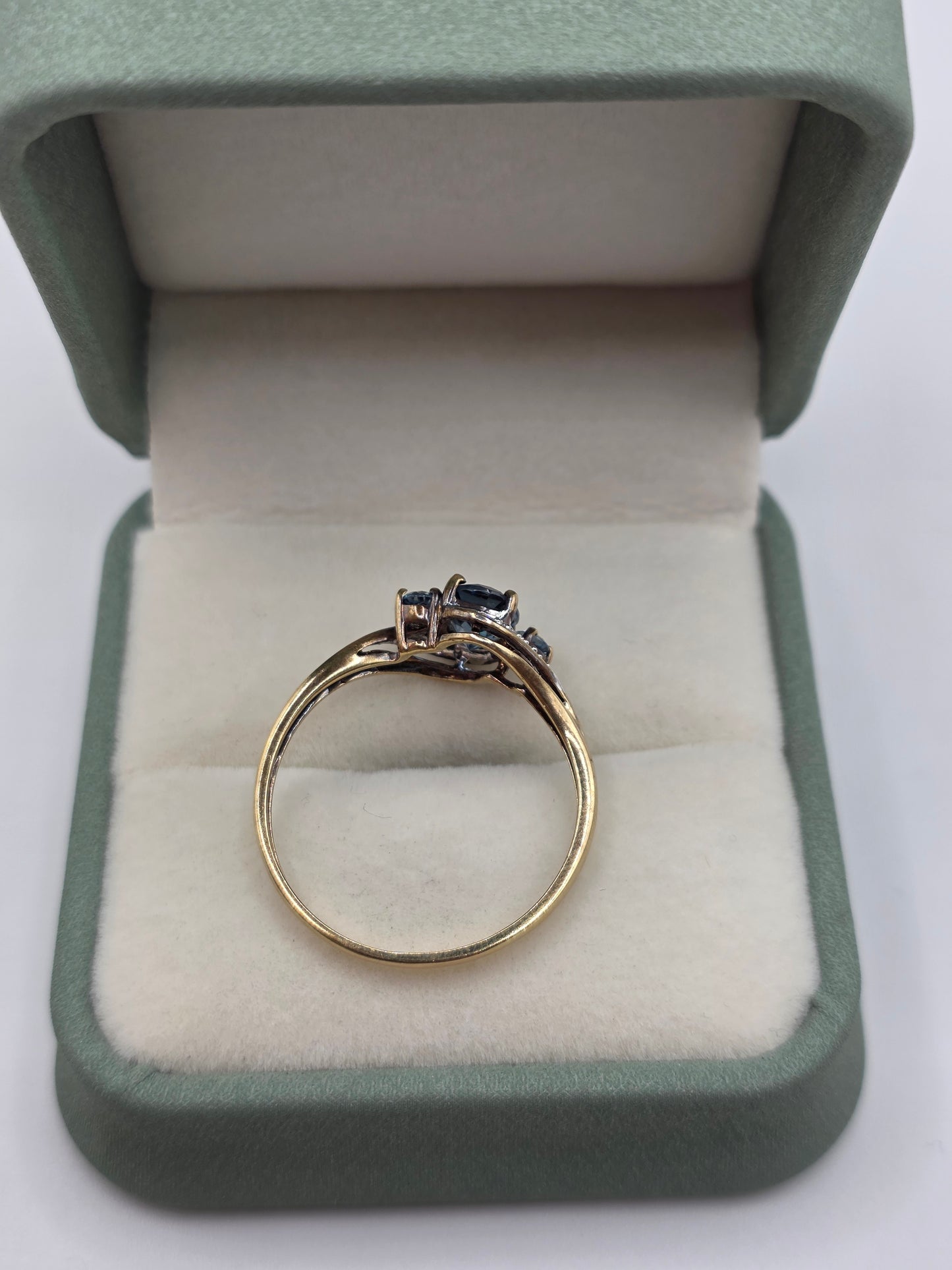 9ct gold topaz and diamond ring