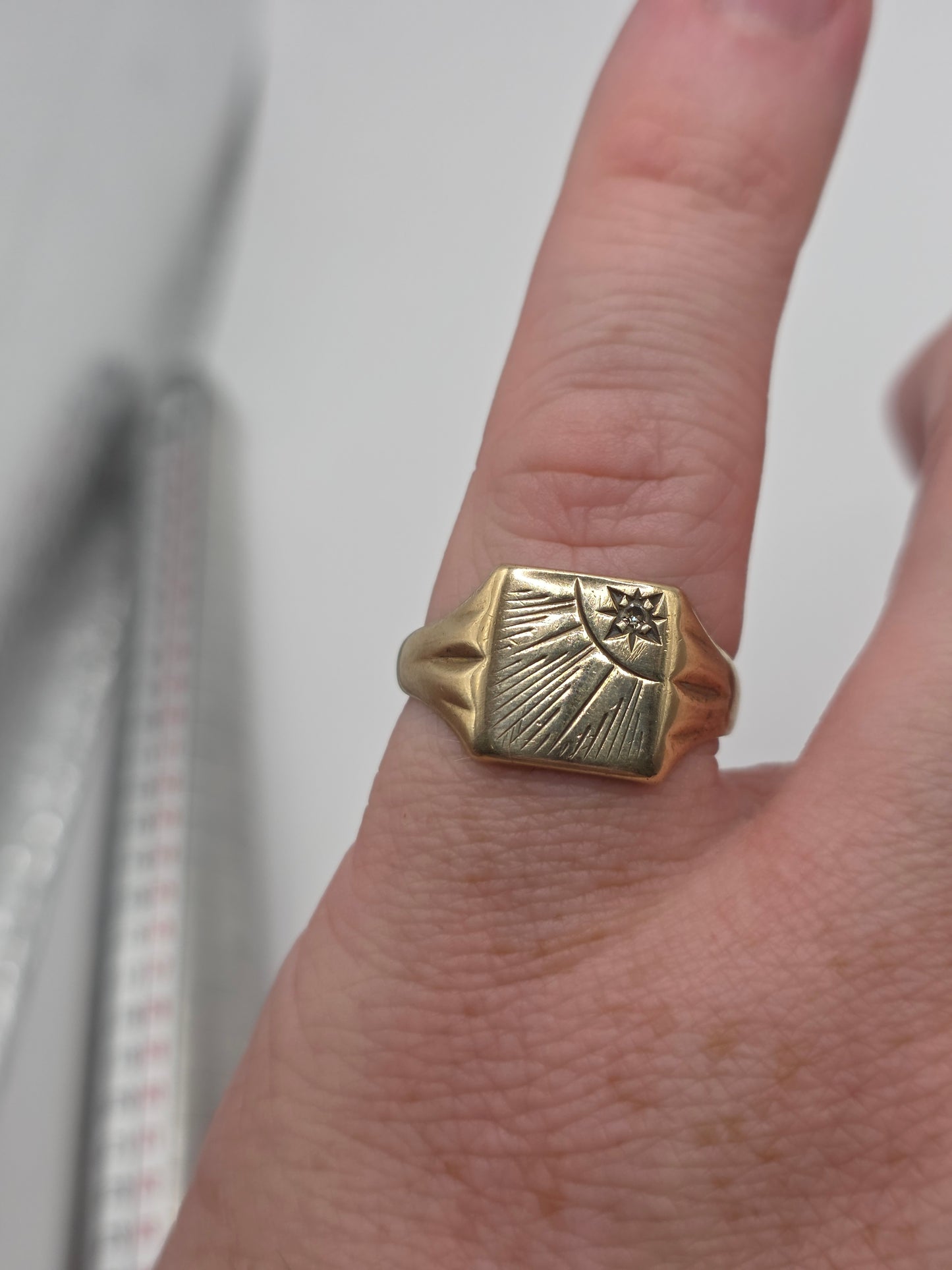 Vintage 9ct gold diamond signet ring