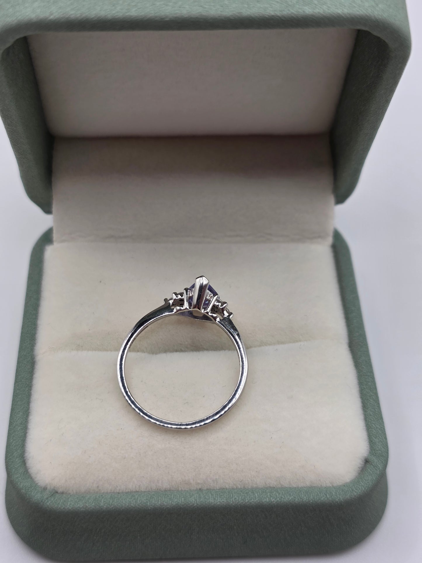 9ct white gold tanzanite and zircon ring