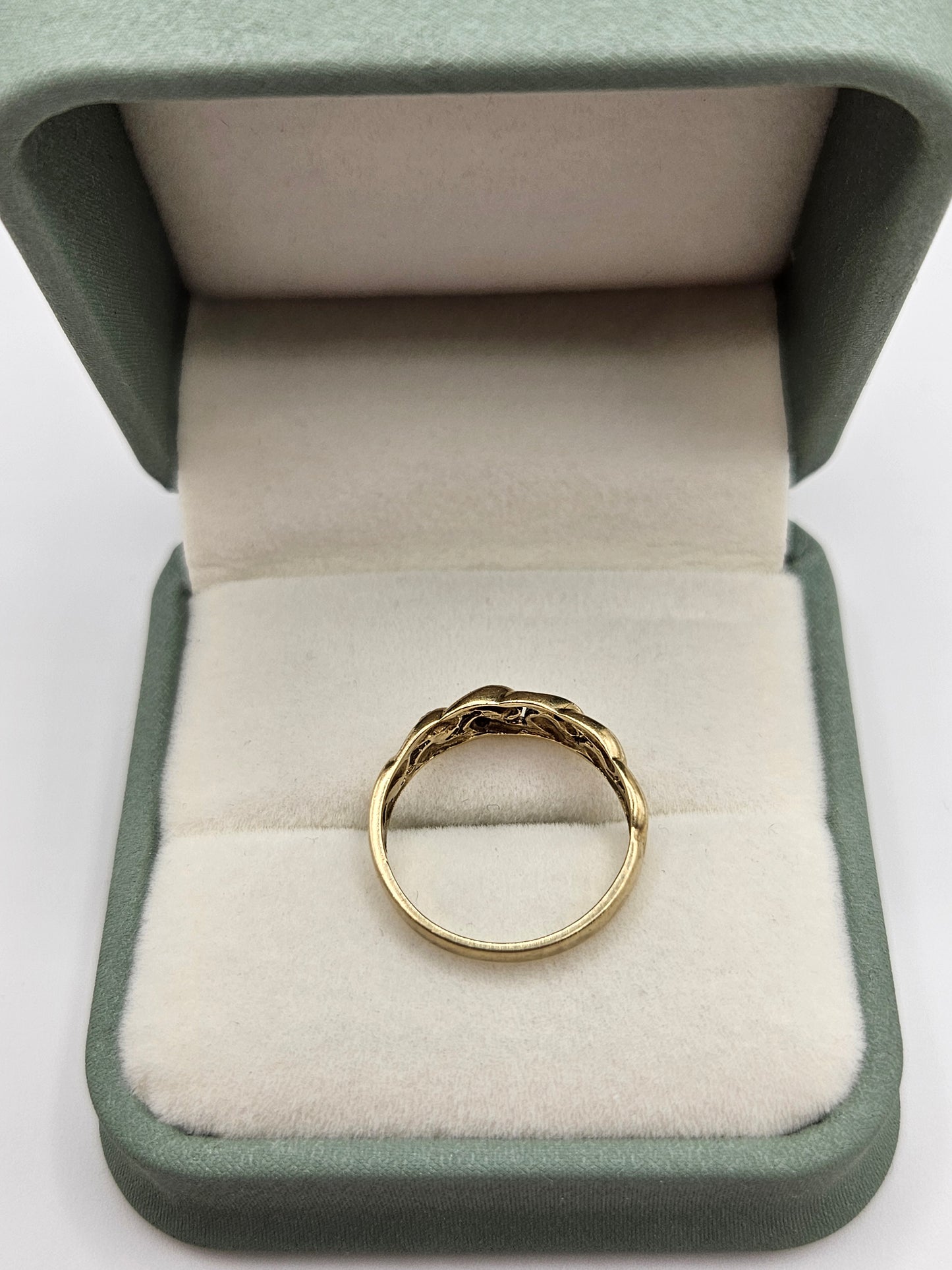 9ct gold celtic diamond ring