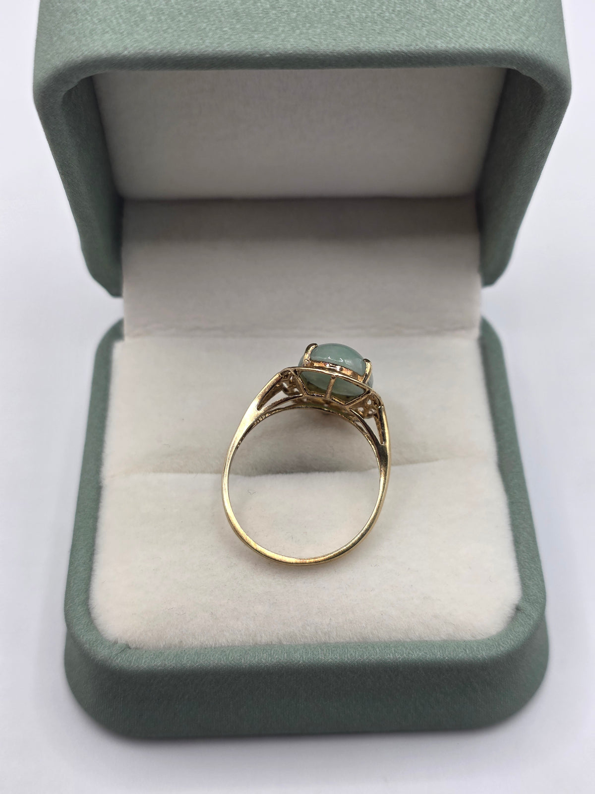 9ct gold jade ring