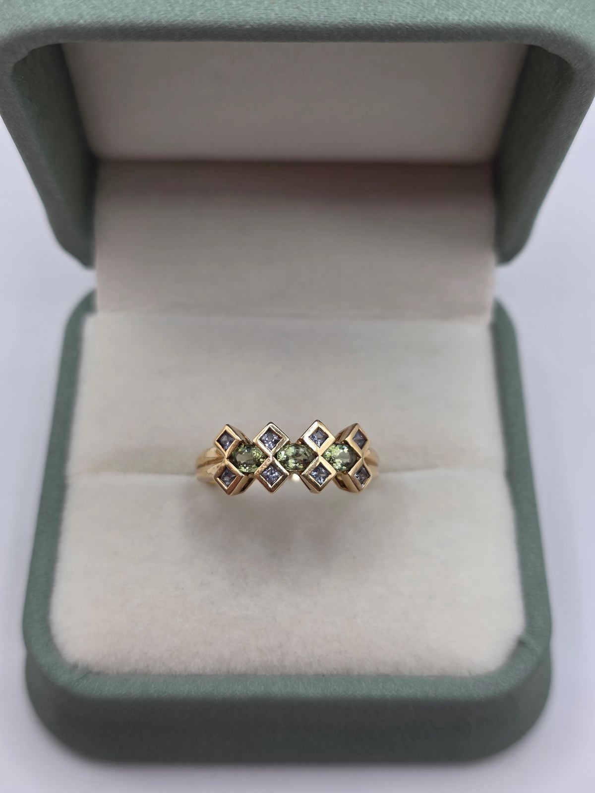 9ct gold fancy sapphire ring