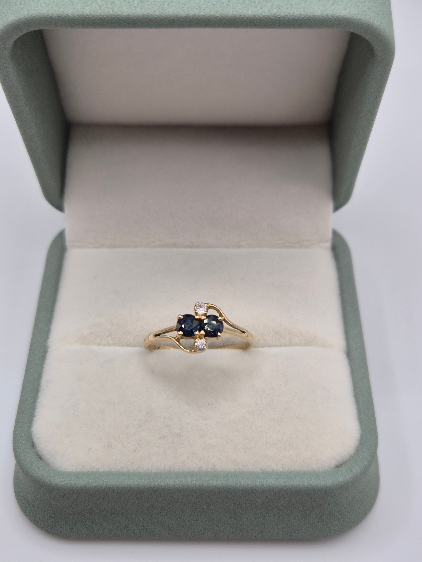 14ct gold sapphire and zircon ring