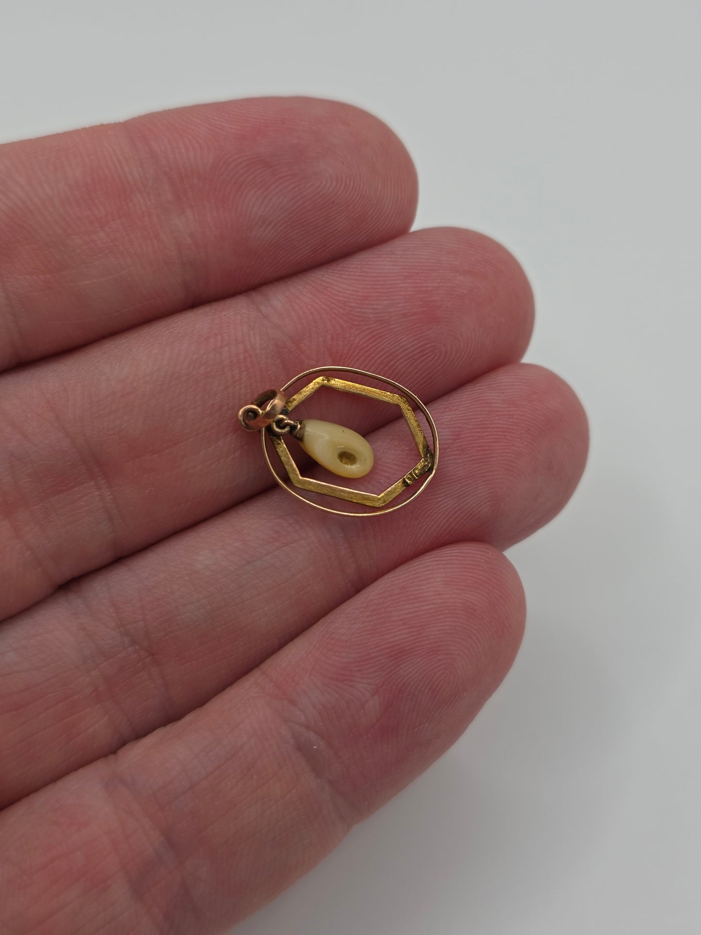 Antique 9ct gold pearl pendant