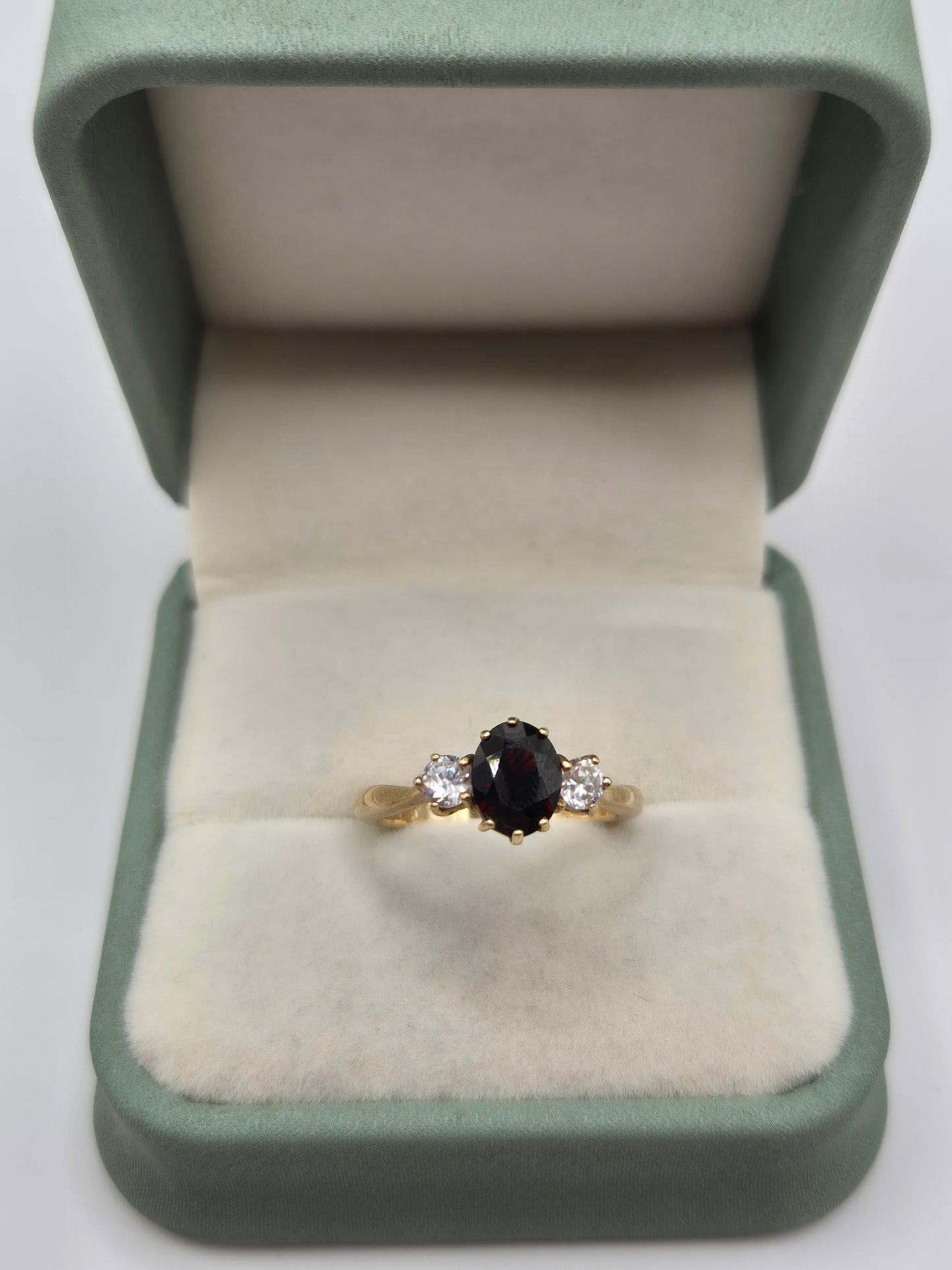 9ct gold garnet and cz ring