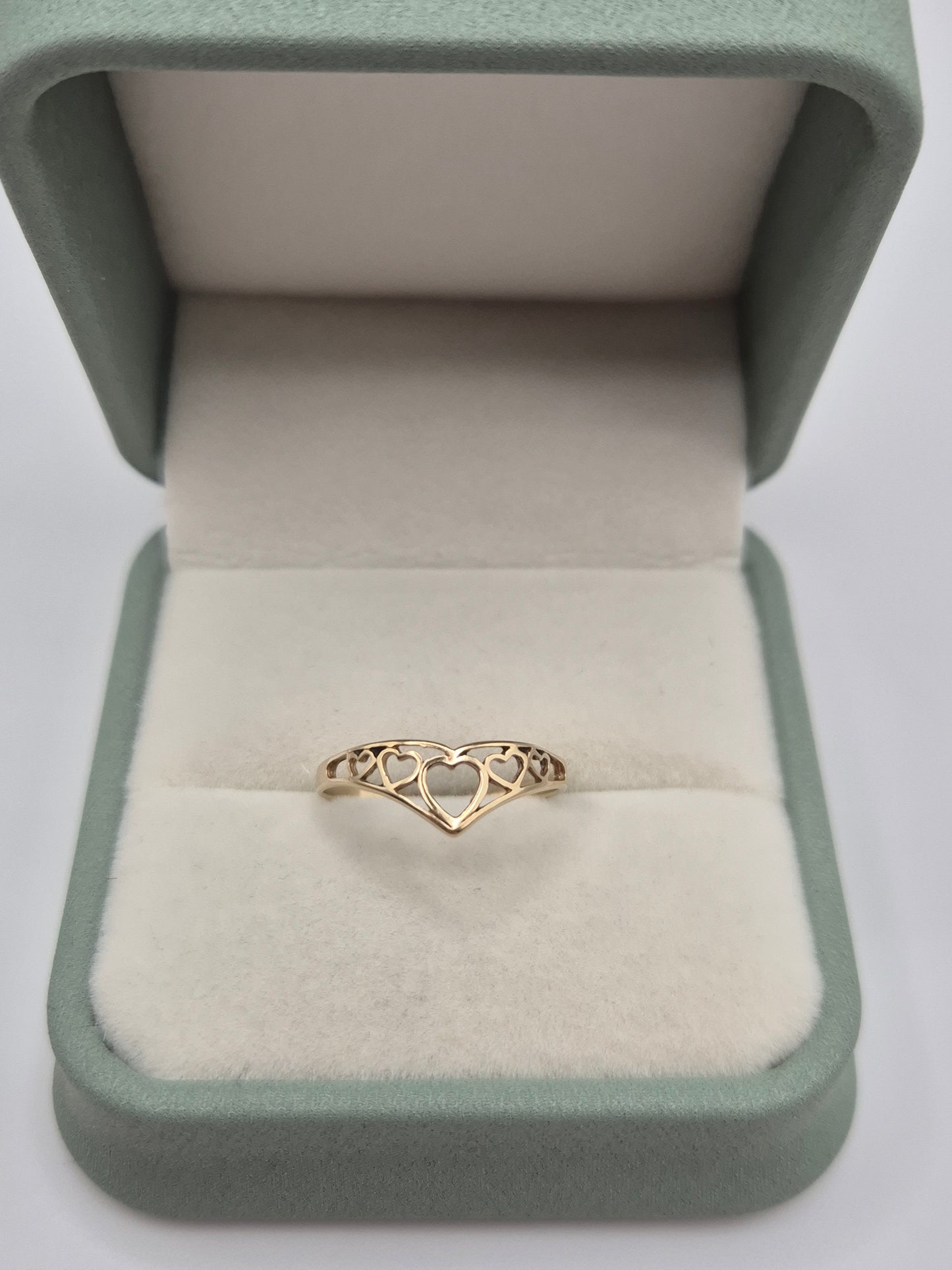 9ct gold heart wishbone ring